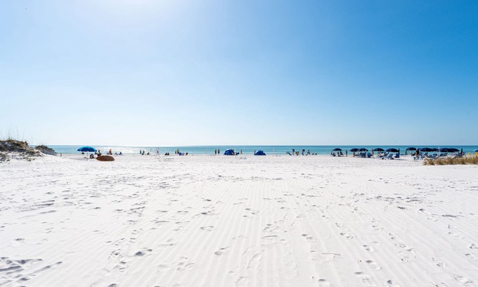 Siesta Key Condo | Secluded Retreat: Hidden Paradise by Beachside Management