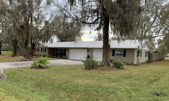 Wauchula House | Discover the Perfect Pet Friendly Retreat for Your Family