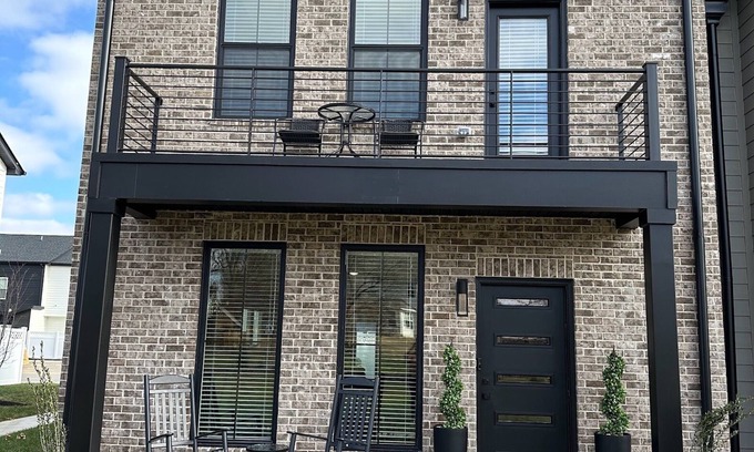 Murfreesboro House | Elegant Hidden Retreat Townhome - 10/10 Guest Rated