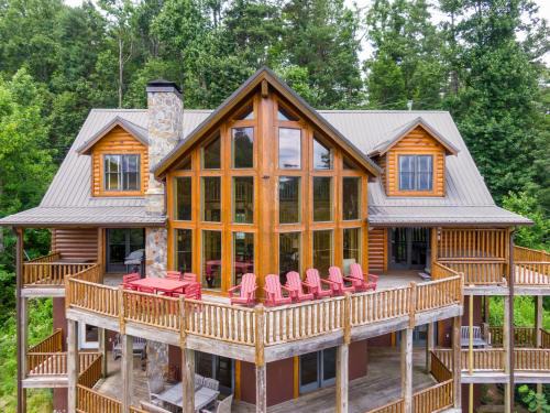 Deep Gap House | Experience Hidden Ridge: Family-Friendly Retreat Awaits
