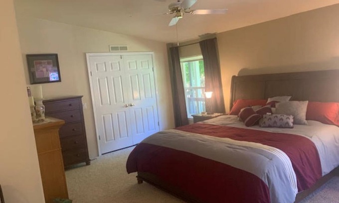 Eagle Point House | Discover the Hidden River Gem for Family-Friendly Getaways