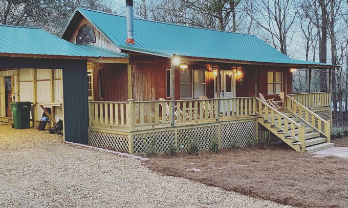 Oakland Cabin | Discover Adventure at Enid Lake: Fishing, Hunting & More