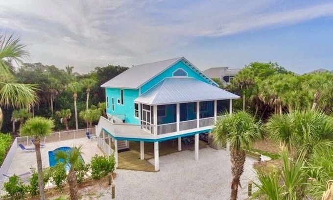 North Captiva House | Hidden Treasure: Beachfront Escape with Pool and Tiki Bar