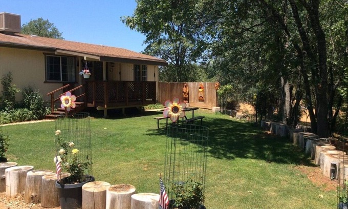 Midpines House | Discover a Hidden Gem Near Yosemite Valley with Family Amenities