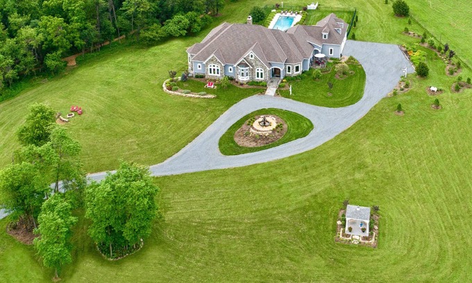 Hillsboro House | Discover Hidden View Inn: Oceanfront Retreat with Pool