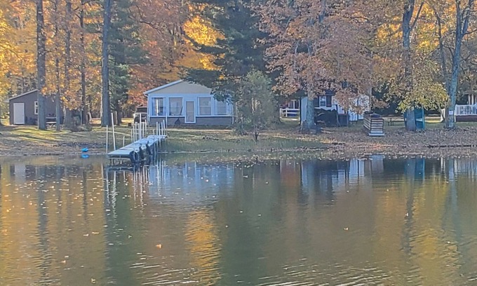 Kendall Cottage | Discover Hide-a-way at Swan Lake: Dog Friendly Retreat
