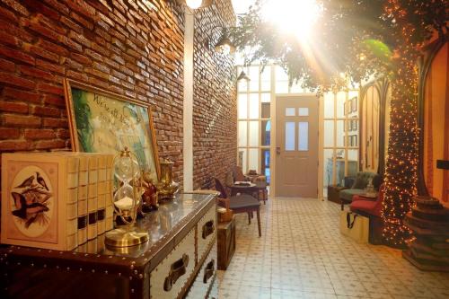 Phra Khanong Nuea Bed & Breakfast | Inviting Hide and Seek Boutique Hometel with Breakfast & More