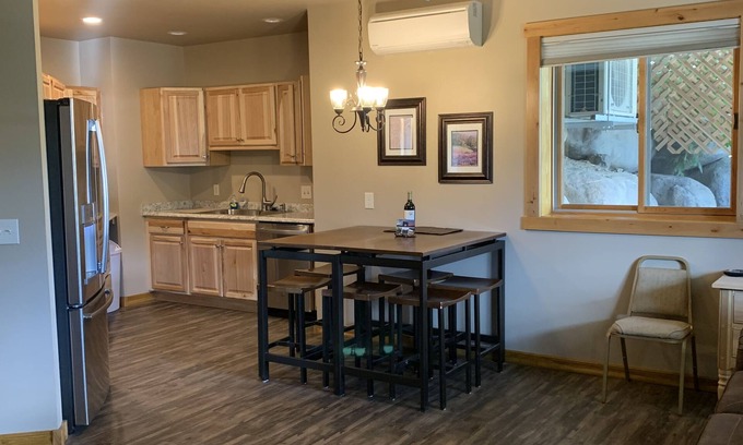 Gardiner House | Discover Yellowstone Archview: Ocean Views & Family Comfort