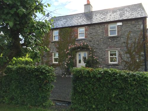 Fordstown House | Discover Hideaway at Foxhollow: Rated 10/10 with Breakfast