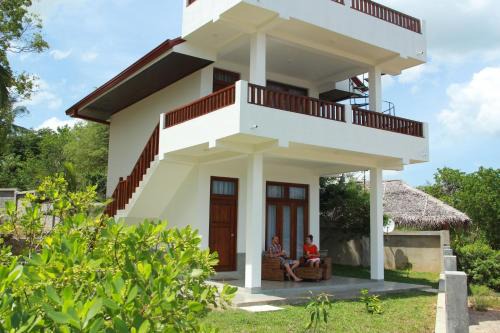 Tangalle Cabin | Relax at Hideaway Lodge with Oceanfront Views & Spa