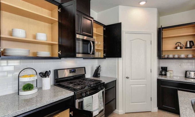 Folsom House | Cozy Hideaway on Sunny Gate Ln: Pet-Friendly Retreat