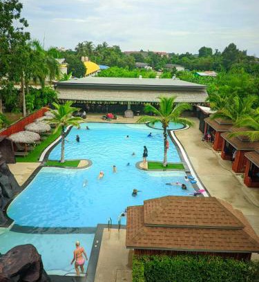 Ban Chang Resort | Pet-Friendly Hideaway Resort Banchang with Oceanfront Pool