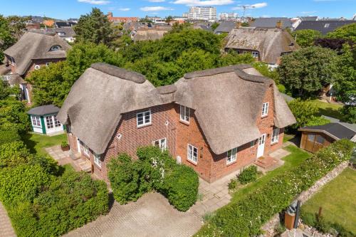 Westerland House | Idyllic Hideaway Rungholt: Family-Friendly with Breakfast