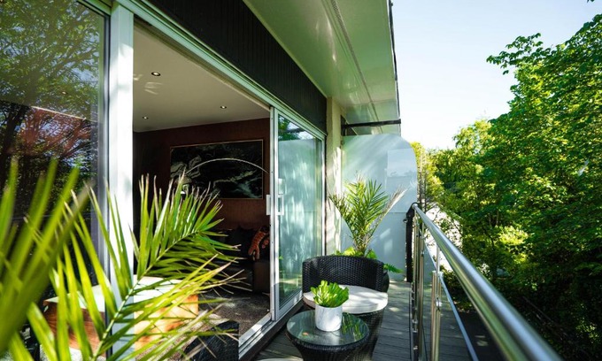 Bowness-on-Windermere Villa | Relax at Hideout House: A 4-Star Retreat with Breakfast