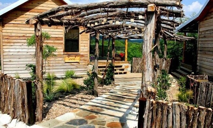 Canyon Lake Hotel | Experience Hideout on the Horseshoe: Pool & Breakfast Included