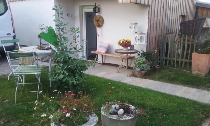 Wahlenau House | Welcoming Hiewels Farm: Family-Friendly and Pet-Friendly Stay