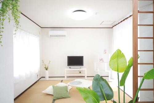 Higashiomi House | Family-Friendly Higashiomi Large House with Hot Tub
