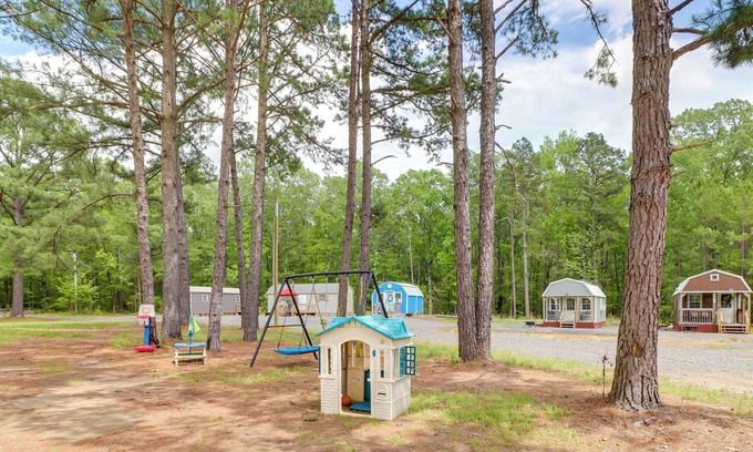 Higden Apartment | Cozy Higden Studio with Oceanfront Views and Fun Amenities