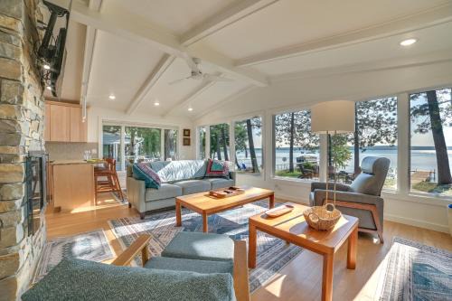 Higgins Lake House | Higgins Lake House: Family-Friendly Retreat with Swimming Dock