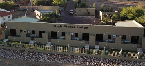 Upington Cabin | Welcoming High Breeze Lodge with Fireplace & Family Fun