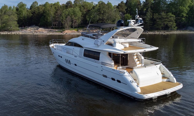 Helsinki City Centre Boat Rental | Elegant Luxury Yacht Experience in Helsinki - Princess 75