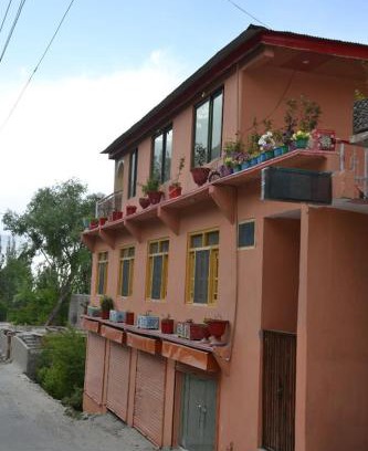 Khaplu House | Budget-Friendly High Cliff Guest House for Families