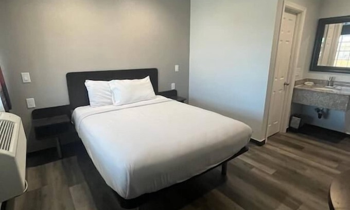 Hesperia Hotel | Discover High Desert Inn: Spa, Breakfast & Family Fun
