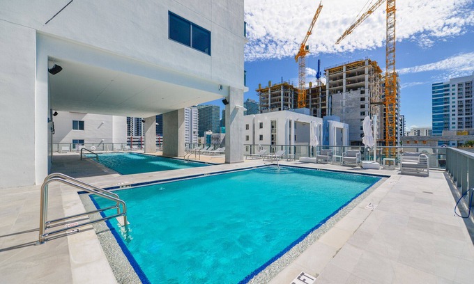 Brickell Apartment | Exquisite Condo Retreat in Vibrant Brickell with Spa & Views