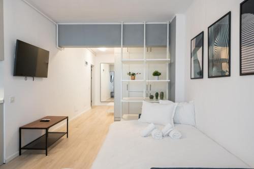 Bucharest Apartment | High-end Studio with Panoramic View, Parking & Pool