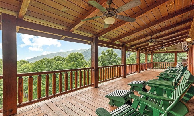Maggie Valley House | High Hopes: Family-Friendly Retreat with Pool & Strong Wi-Fi