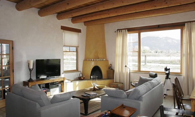 Arroyo Seco House | High Mesa Cottage: Adobe Retreat Near Ski Area & Town