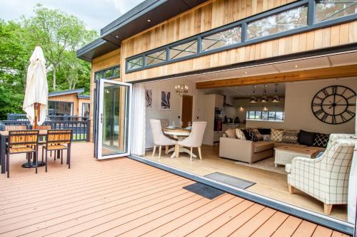 Pickering Ski Chalet | Relaxing High Oaks Grange - Contemporary Lodges Await You