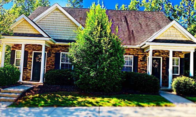 Athens Condo | Prime High Point 301 Condo Near UGA with Pool & Spa