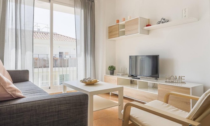 La Algaba Apartment | Comfortable 3-Bedroom Apartment with Pool in La Algaba