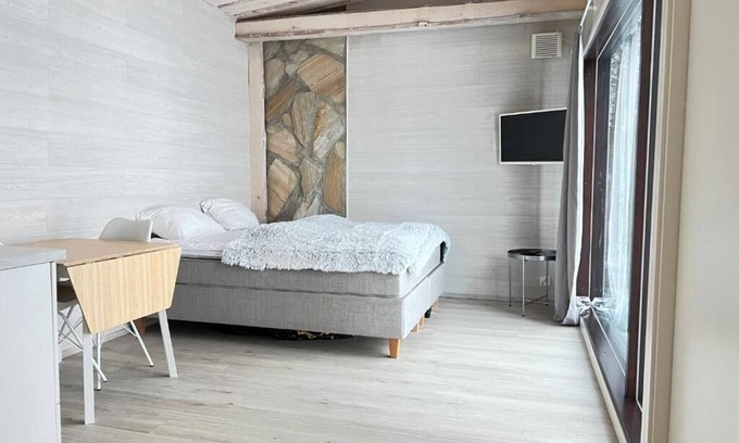 Vaajakoski Apartment | High-quality suite by the lake