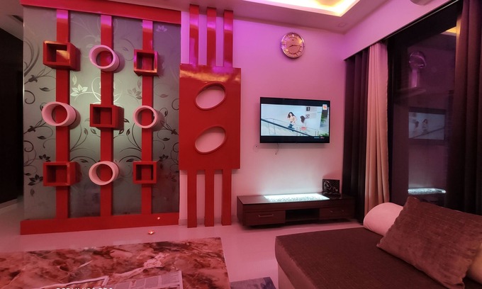 Varanasi Apartment | Pet-Friendly High Rise Apartment with Pool & Gym Access