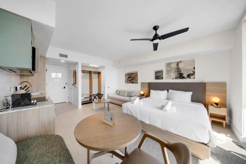 Downtown Miami Apartment | High-Rise Studio in DTW - City Views & Gym