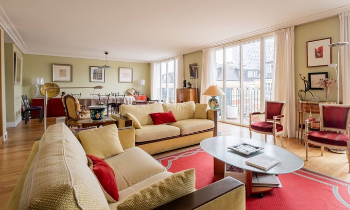 Quartier de Javel Apartment | Elegant Escape at High Sophistication by Veeve