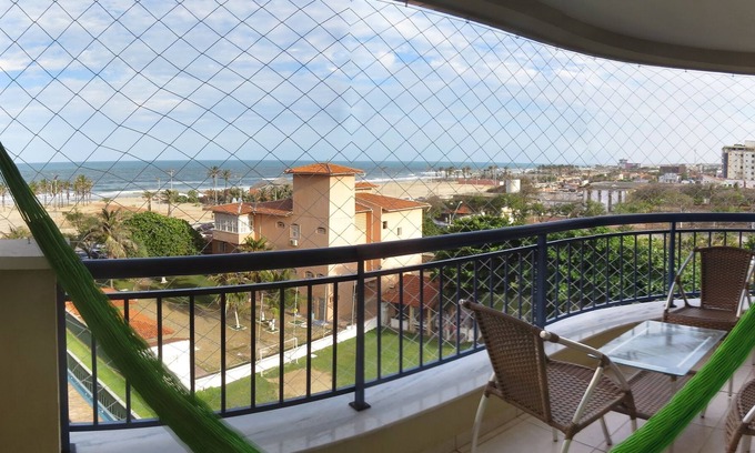 Praia do Futuro II Apartment | Guest Rated 10/10! Oceanfront 2 Bedroom Apartment with Wi-Fi