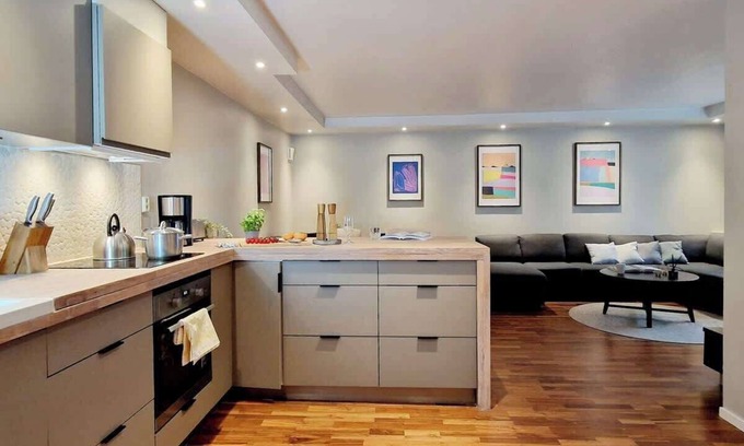 Bergen City Centre Condo | High standard, spacious apartment near Bryggen