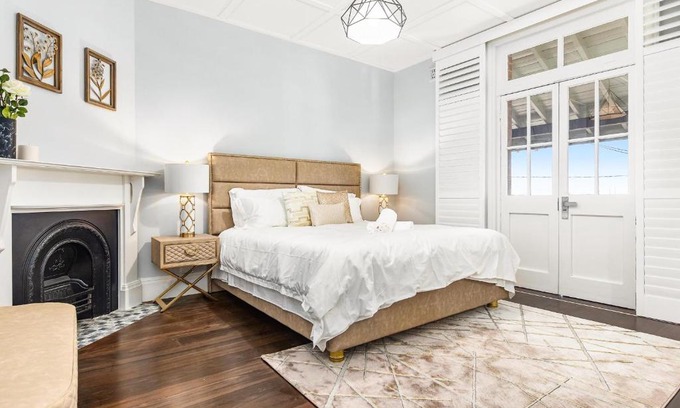 Millers Point Apartment | High Steet 16A: Family-Friendly Self-Catering Retreat