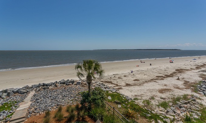 Saint Simons Island Condo | Oceanfront Beach Cottage with Stunning Views at High Tide