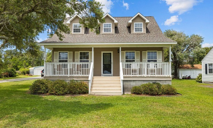 Harkers Island House | Top-Rated High Tider in Harkers Island with Spa & Breakfast