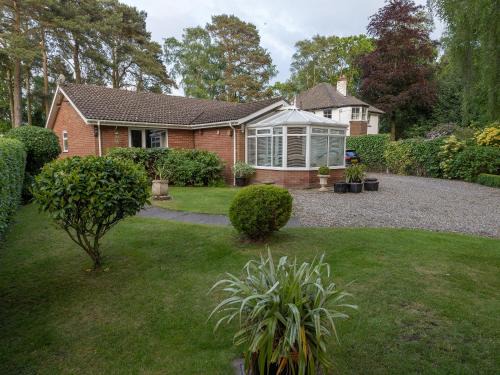 Holt House | Discover High Trees: Pet and Child Friendly Retreat