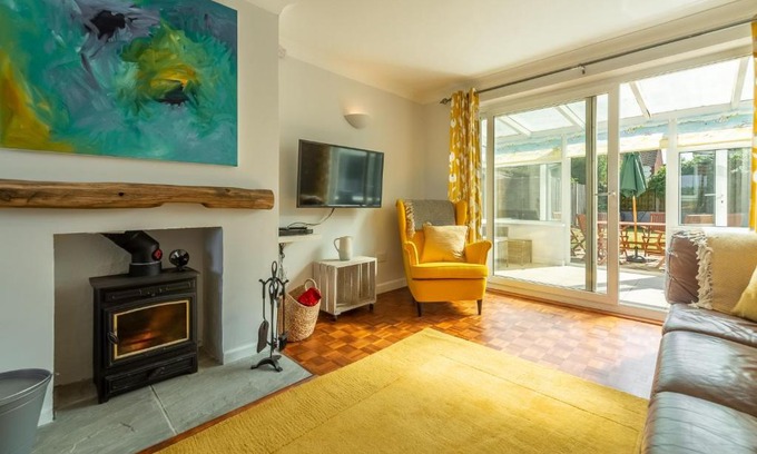 Wells-next-the-Sea House | High View: Guest Rated 9/10, Pet & Child Friendly Stay