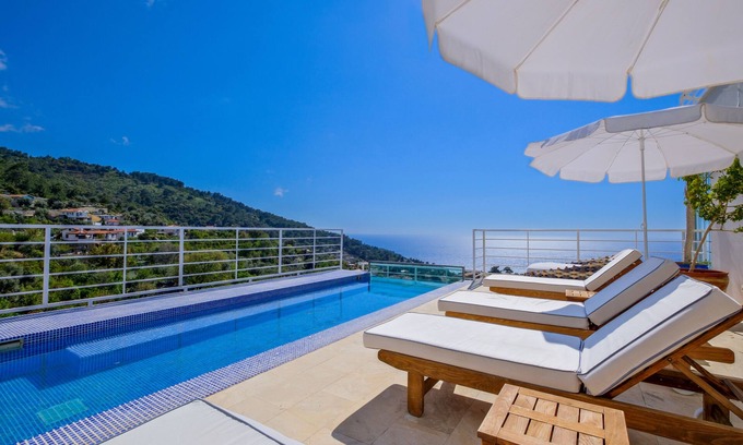 Uzunyurt Hotel | Elevate Your Stay at Highclere Hotel and Spa - Rated 9.4/10