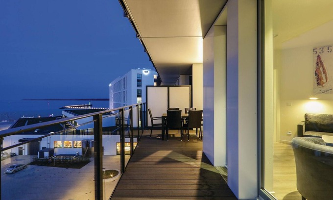 Alt-Travemunde/Ronnau Apartment | Ideal 2-Bedroom Getaway in Lübeck Travemünde with Ocean View