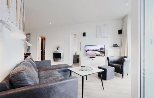Alt-Travemunde/Ronnau Apartment | Cozy Apartment in Lübeck Travemünde with Sauna & Pet Friendly