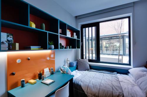 Phibsborough Apartment | Highfield House: Family-Friendly Stay with Pool Access