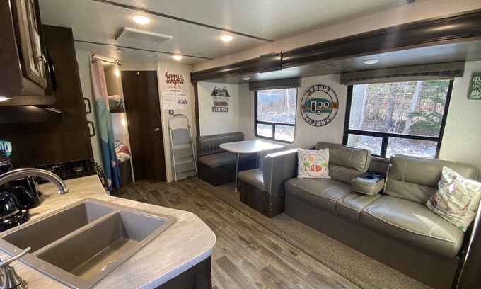 Pleasant Bay House | Highland Glamping in the spacious StarCraft